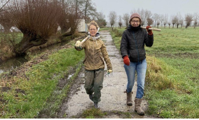 Kaat Biesemans en vrijwilliger Marinka Pet - foto Simo Goddijn